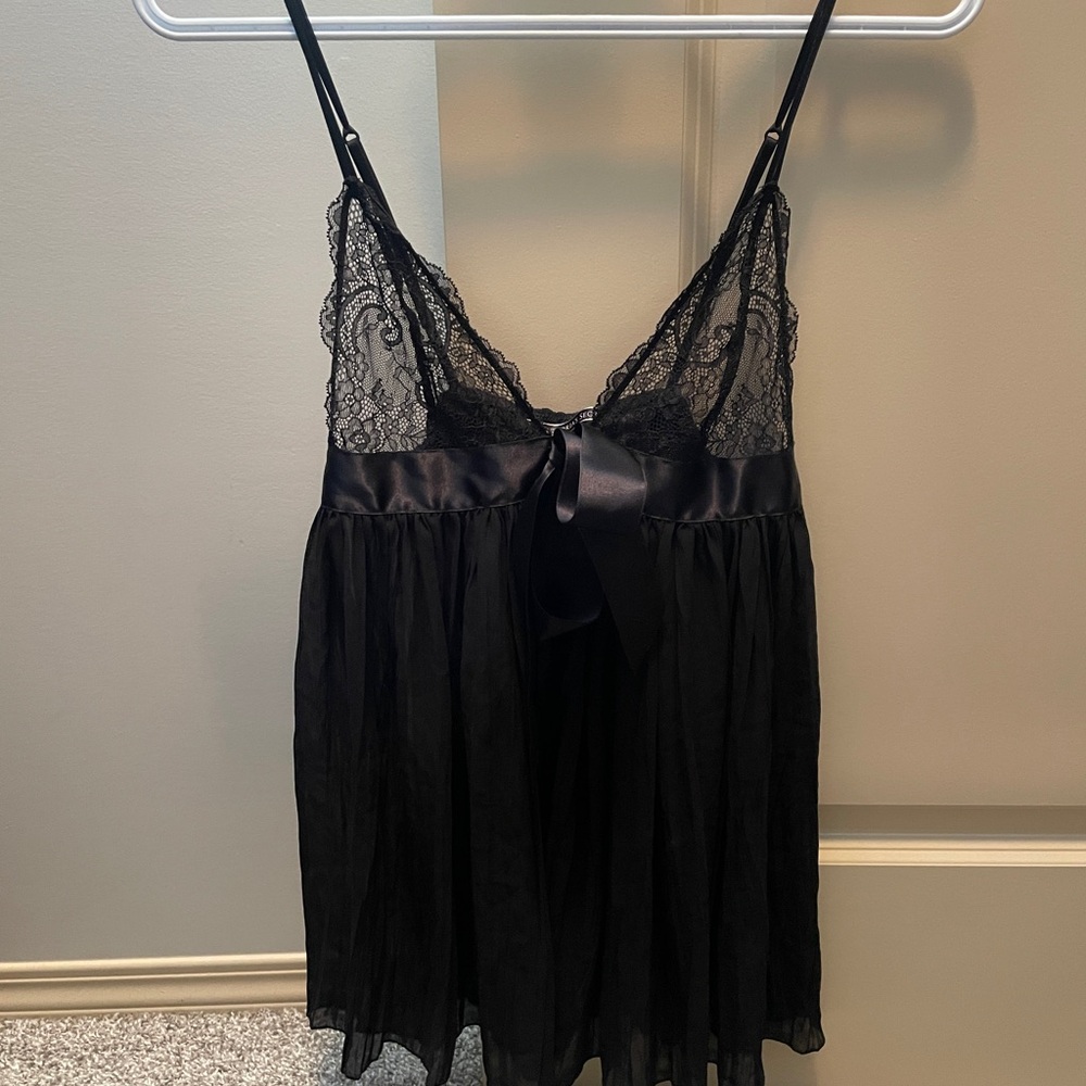 Victoria’s Secret, Black Lace Chemise/Slip Babydoll lingerie - Small